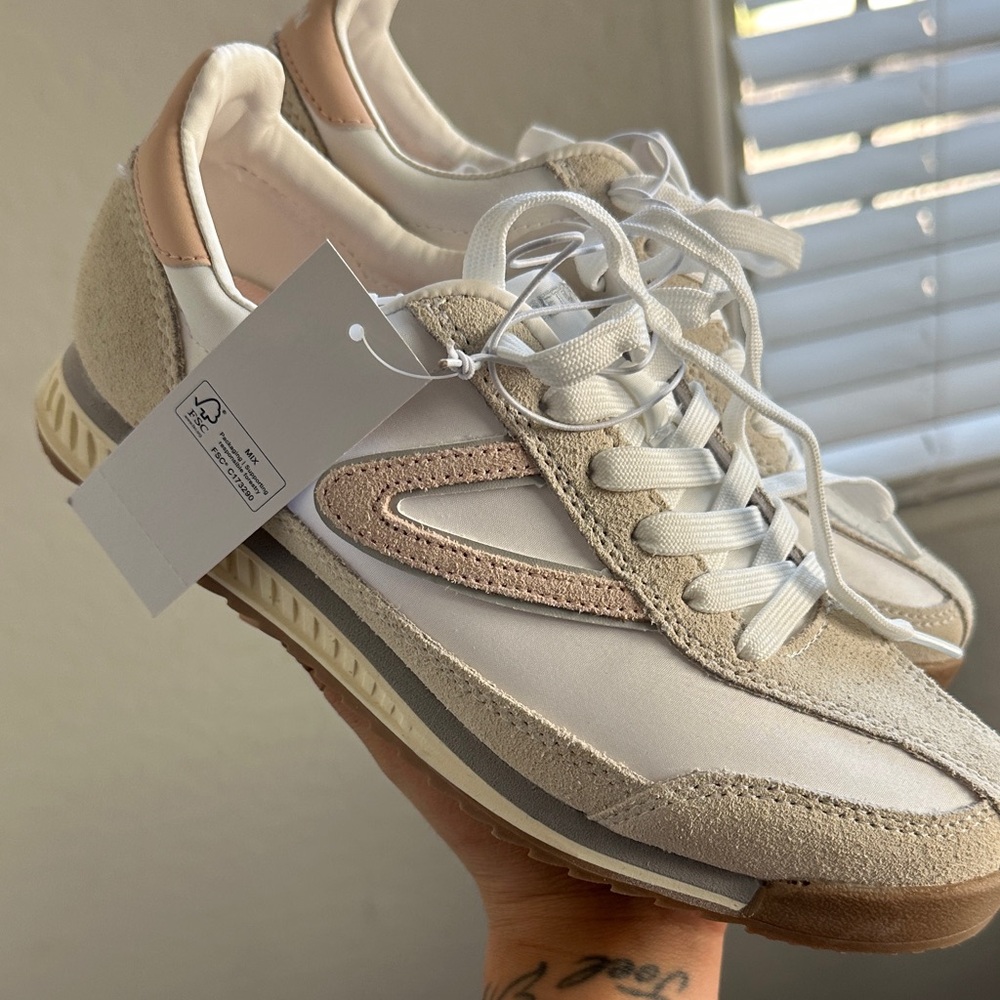 Tretorn Women's Sneakers in Cream and White
